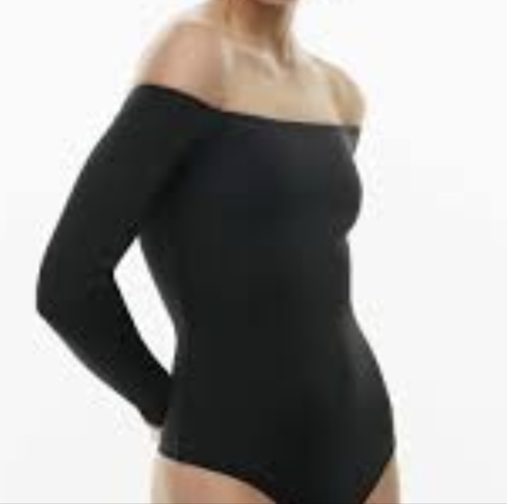 Babaton Contour Off the Shoulder Bodysuit Aritzia Small